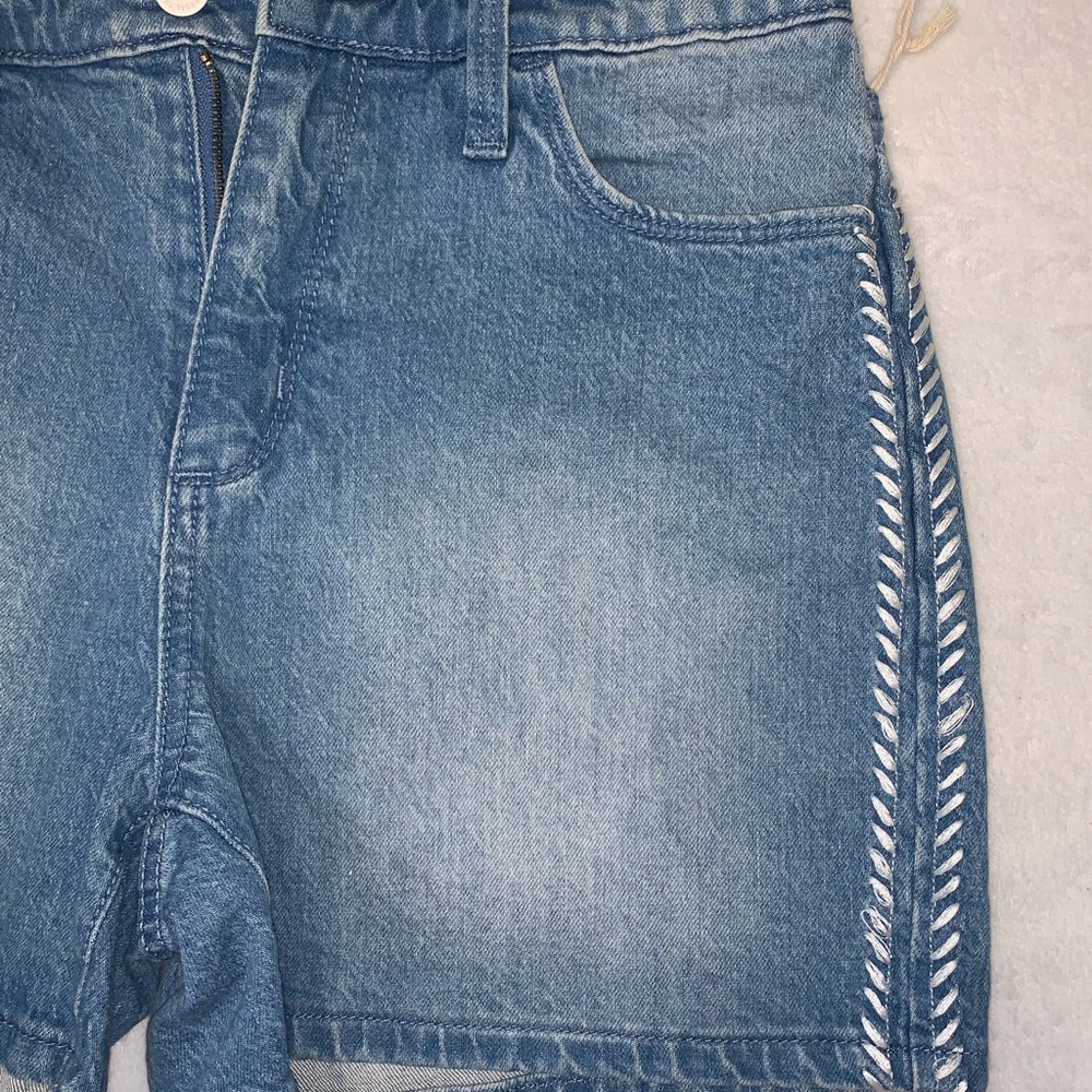High Rise Midi Shorts - Picture 4 of 8